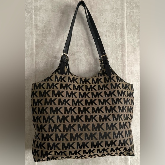 Michael Kors Jet Set Monogram Signature Logo Blk/Beige Shoulder/Satchel Tote Bag - Picture 2 of 12